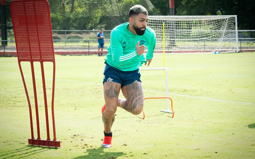 Gabigol muda corte de cabelo e divulga novo visual 