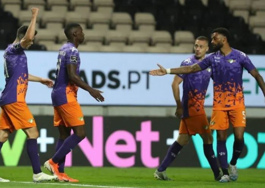 Português: gol 'fantasma' dá vitória ao Moreirense fora de ...