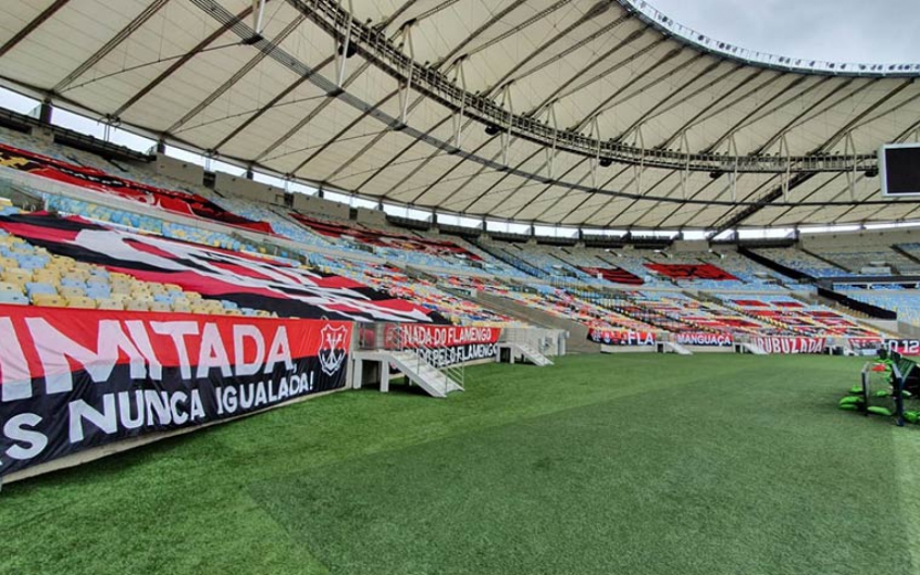 Com faixas e bandeiras, Flamengo prepara o Maracanã para final do Carioca