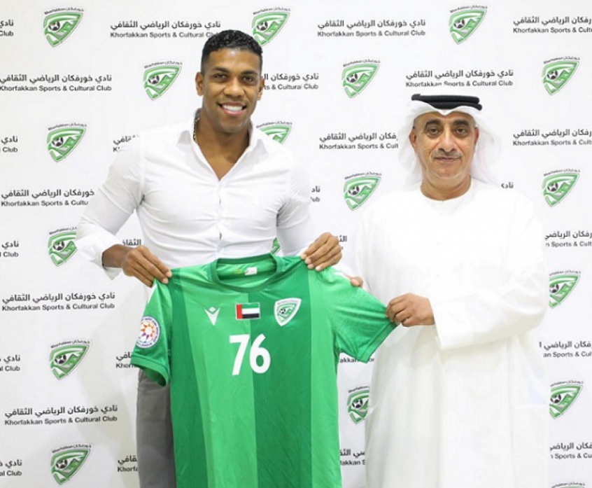 Atacante deixa o Flamengo e é apresentado por clube dos Emirados Árabes