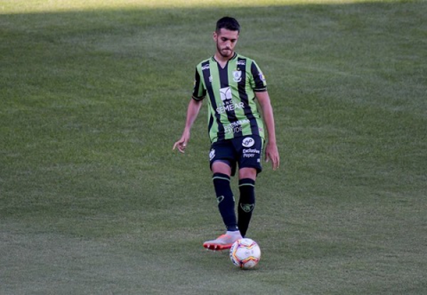 Lucas Kal chegou ao Coelho em setembro do ano passado, emprestado pelo Sao Paulo e fez 28 partidas, com um gol anotado no time mineiro