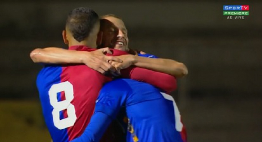 Com gol contra no final do jogo, Paraná derrota Ponte ...