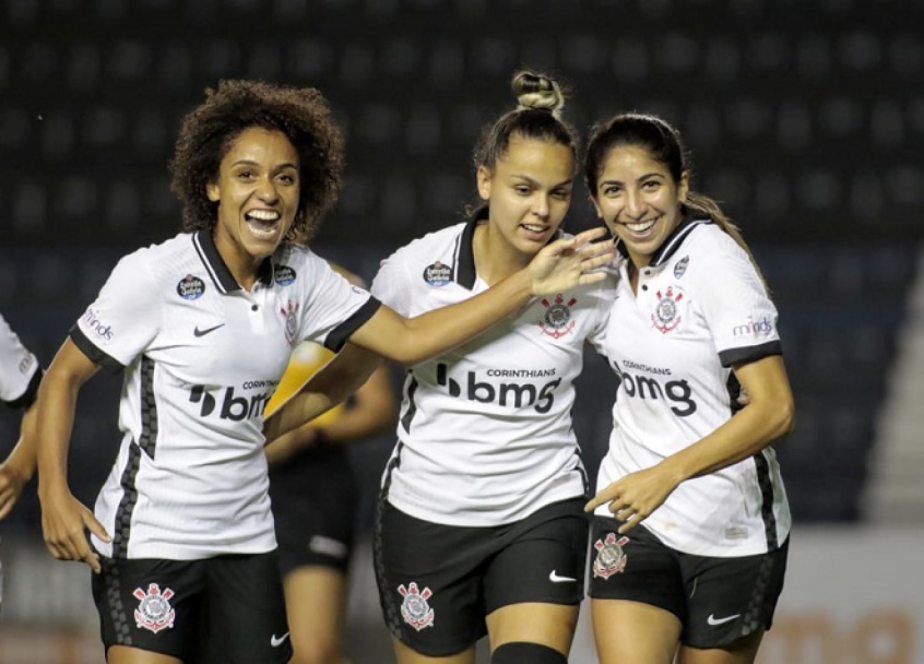Chocolate! Corinthians goleia o Vitória e permanece na liderança do Brasileirão Feminino