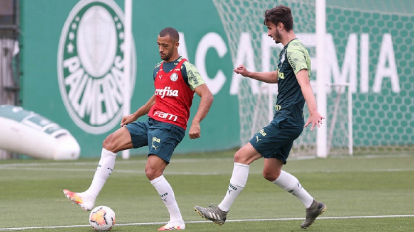 Palmeiras treina com reservas e vira a chave para Libertadores
