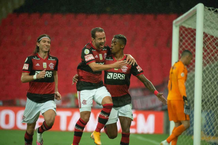 Flamengo perde dupla de meias