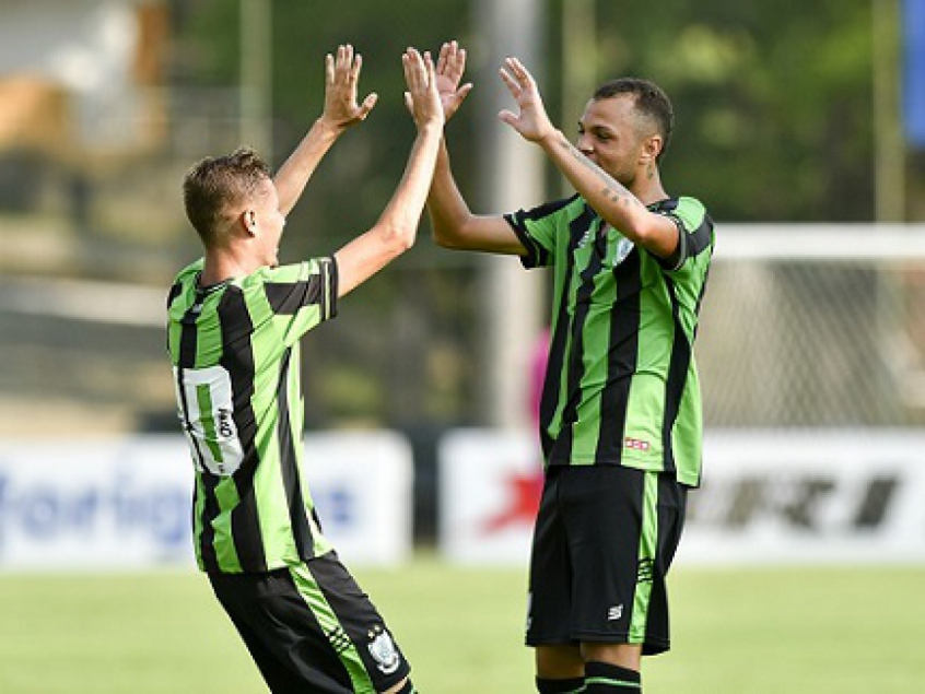 Os gols do time mineiro foram marcados ainda no primeiro tempo por Gustavinho e Goldeson