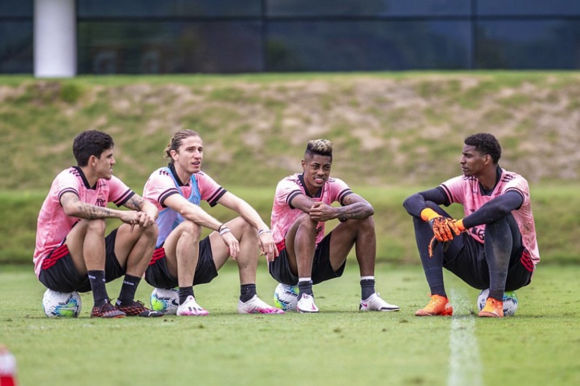 Pedro, Filipe Luís, Bruno Henrique e Hugo Souza