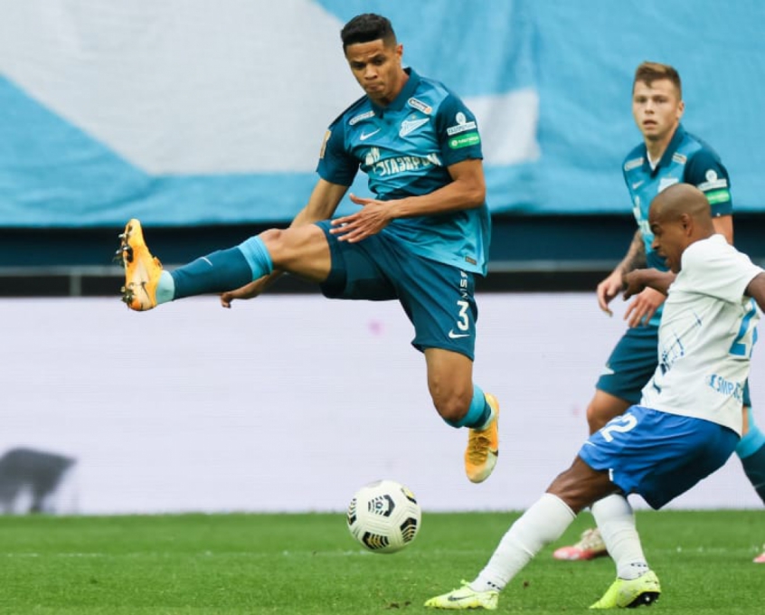 Douglas Santos - Zenit
