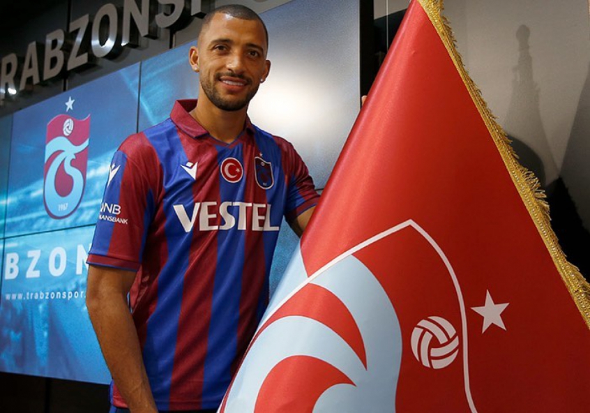 vitor hugo apresentado no trabzonspor muito feliz aqui lance vitor hugo apresentado no trabzonspor muito feliz aqui lance