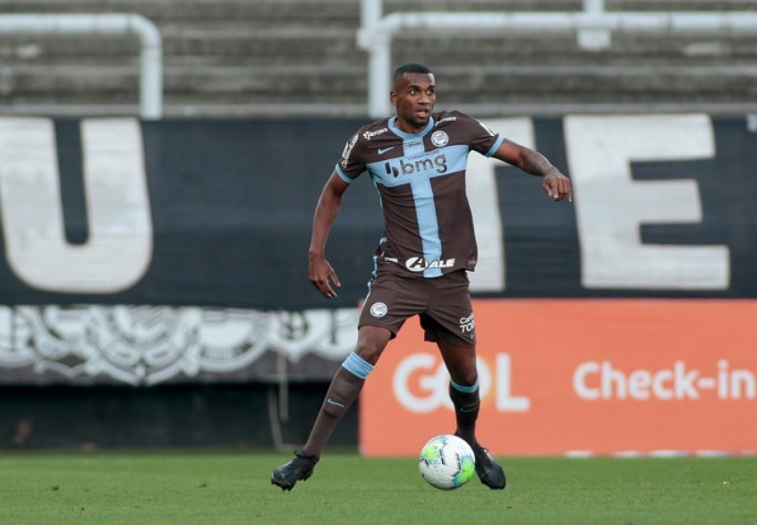 Marllon comemora sequência como titular do Corinthians: 