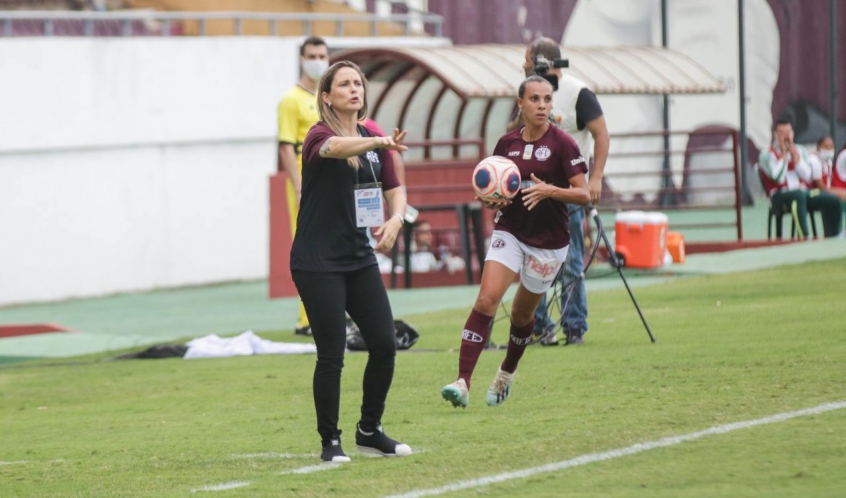Treinadora da Ferroviária, Tatiele projeta duelo contra o Palmeiras no Brasileiro Feminino