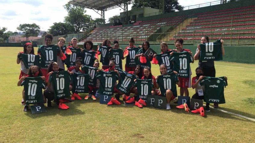 Palmeiras e Puma presenteiam elenco feminino do Taboão da ...