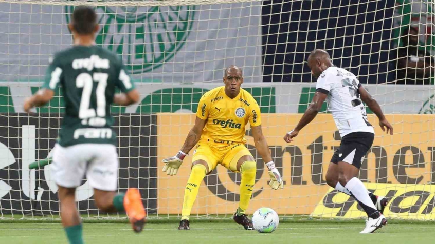 Palmeiras sofre um gol em sete jogos e alcança recorde inédito no ano; confira