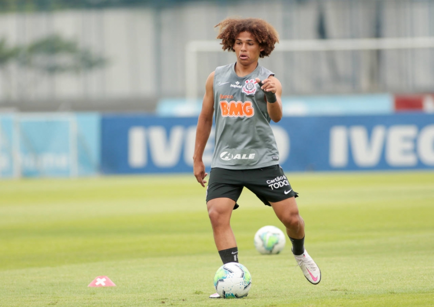 Olho Nos Garotos Conheca Os Dois Jovens Que Participaram Do Treino Do Corinthians Lance Olho Nos Garotos Conheca Os Dois Jovens Que Participaram Do Treino Do Corinthians Lance