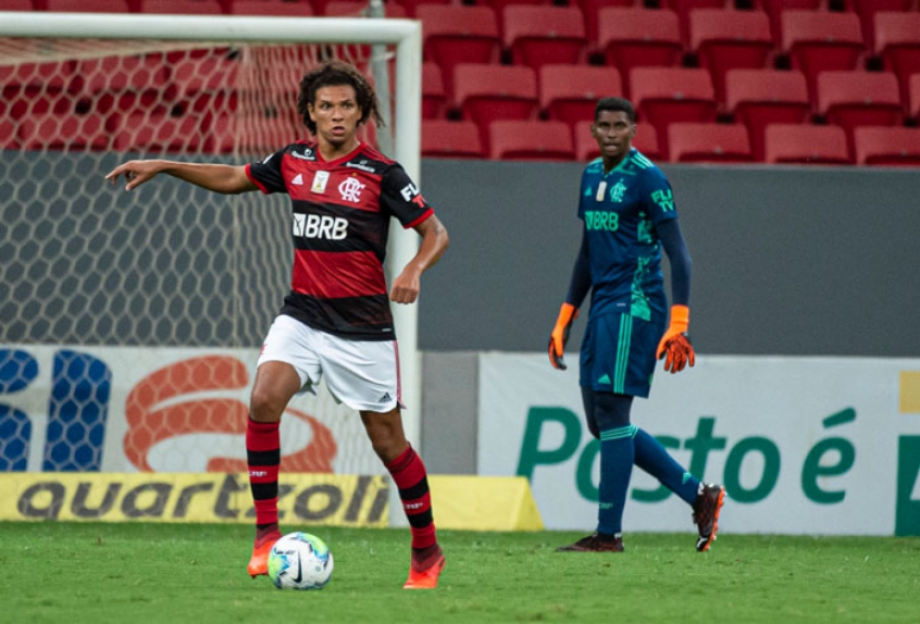 Ceni aumenta leque com Arão na zaga, e setor alcança feito inédito para o  Flamengo no Brasileiro | LANCE!