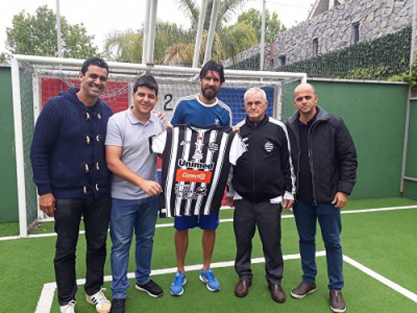 Athletic Club De Sao Joao Del Rei Contrata Loco Abreu Para A Disputa Do Campeonato Mineiro 2021 Lance