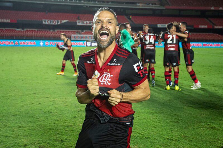 Diego exalta momento no Flamengo e fala sobre relação com Rogério Ceni