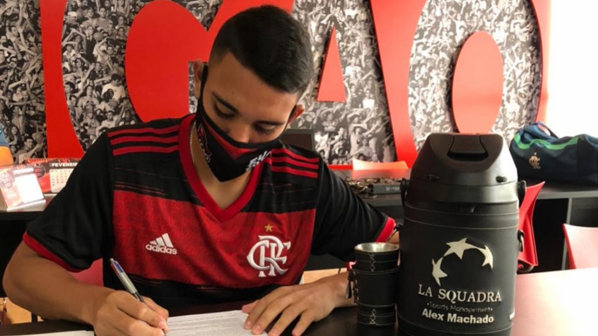 Flamengo assina com Fabrizio Peralta, volante paraguaio de 18 anos