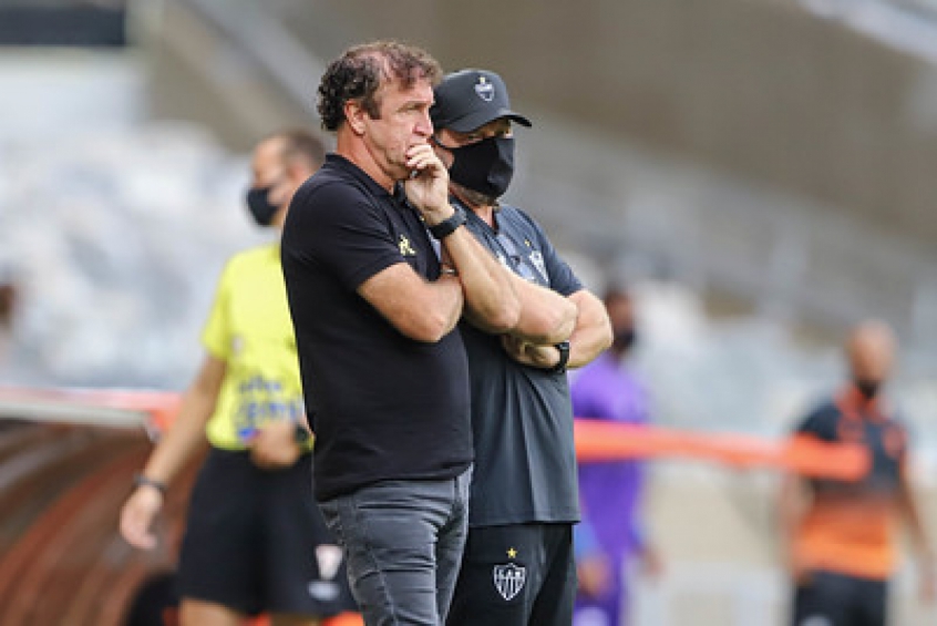Cuca chegou ao Galo esta semana treinou, comandou o time e voltou a Curitiba para ver a mãe