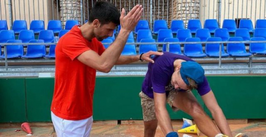 Novak Djokovic aconselha Holger Rune em treino realizado em Monte Carlo