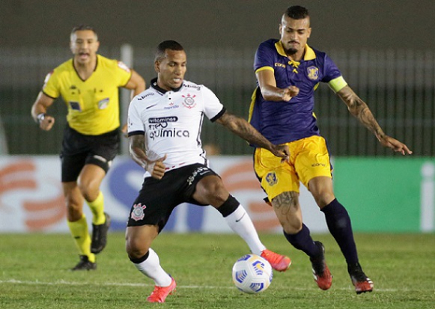 Retrô deu aula em campo, e atuação pode servir de lição para o Corinthians 