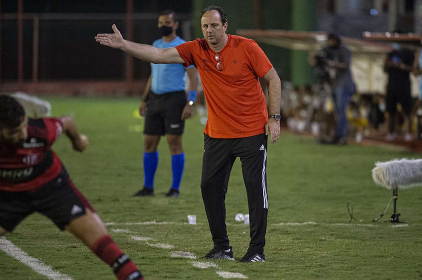 Técnico revela desconforto de Rodrigo Caio e projeta estreia do Flamengo na Liberta: Faremos um grande jogo