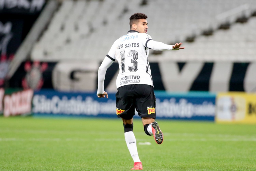 Após mais de dois anos e duas cirurgias, Léo Santos volta a jogar pelo Corinthians | LANCE!