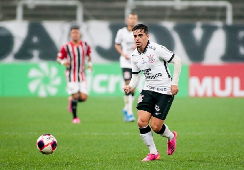 Líder de assistências no Corinthians, Fagner tende a aumentar desempenho ofensivo atuando com três zagueiros