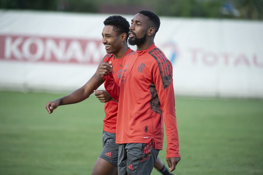 Flamengo - Vitinho e Gerson