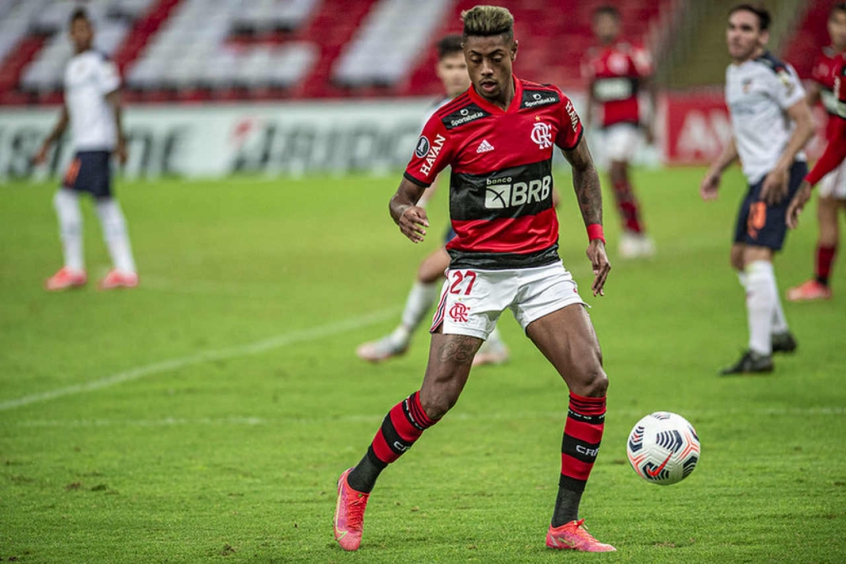 Bruno Henrique Recebe O Terceiro Amarelo Em Lance Polemico E Desfalca O Flamengo Contra O Velez Lance