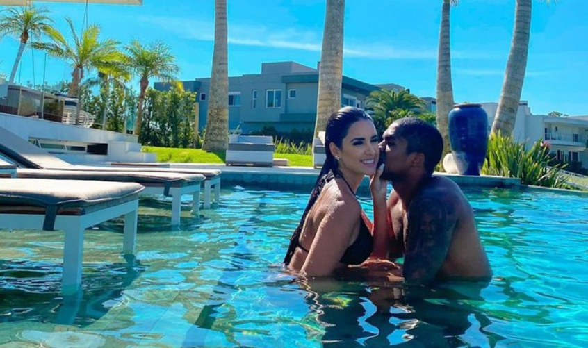 Após adiamento, Douglas Costa e modelo Nathália Felix se casam no Rio de  Janeiro | LANCE!