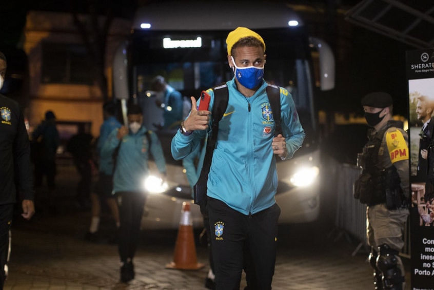 Desembarque Seleção Brasileira - Neymar