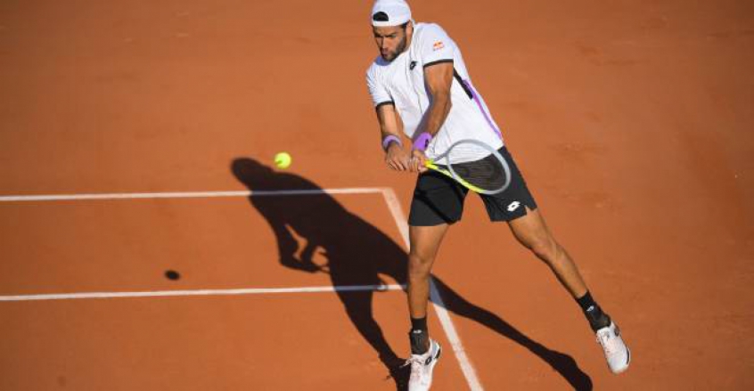 Matteo Berrettini em ação em Roland Garros