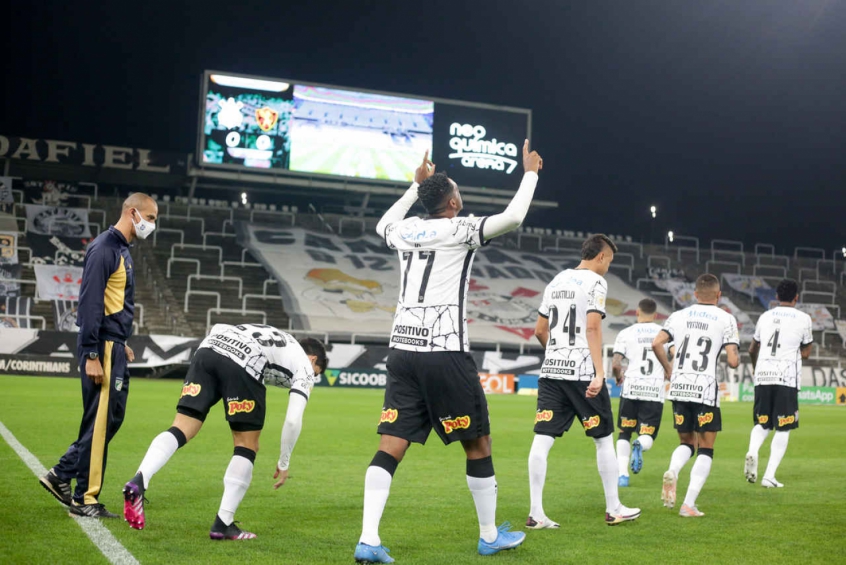 Jô marca gol 200 do Corinthians na Arena  chega a artilharia do clube no Século XXI
