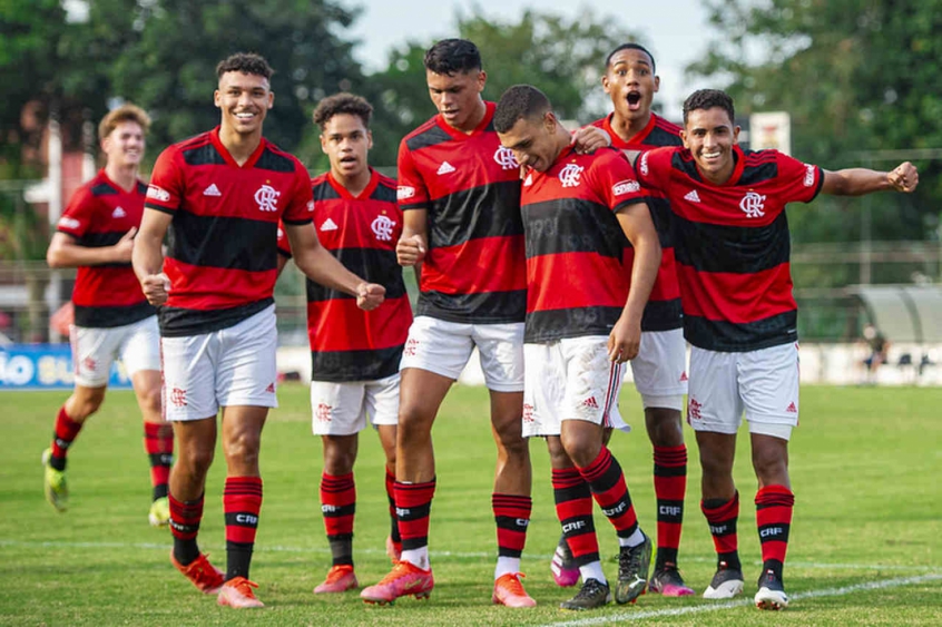 Flamengo Vence O Atletico Mg Fora De Casa E Abre Vantagem Nas Quartas Do Brasileiro Sub 17 Veja Os Gols Lance