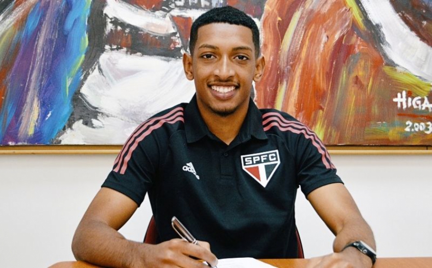 Talles renovou seu contrato com o São Paulo