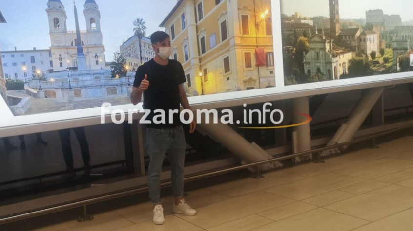 Viña chega à Itália para assinar com  a Roma  