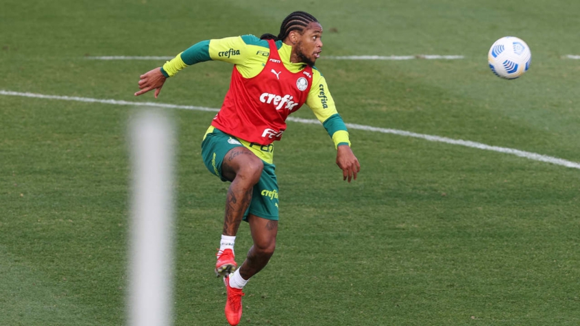 Palmeiras negocia rescisão, mas Luiz Adriano quer salários integrais para deixar o clube 