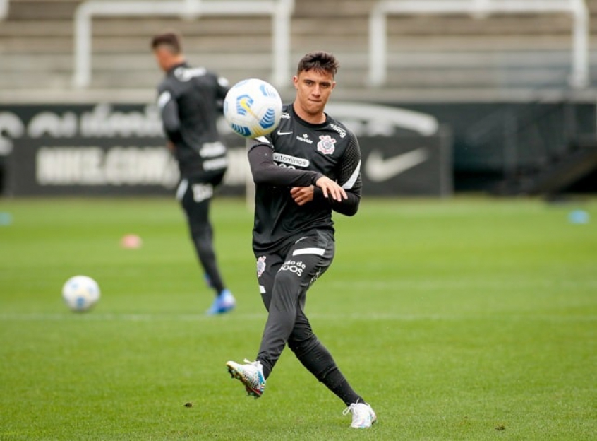 Com covid-19, Mantuan tem retorno adiado no Corinthians