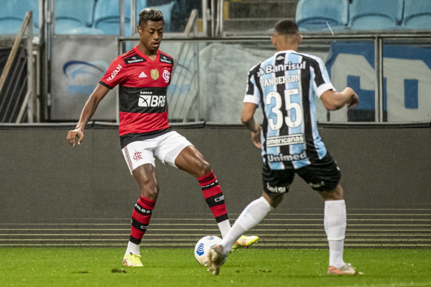 Bruno Henrique segue em tratamento de lesão no joelho pelo Flamengo