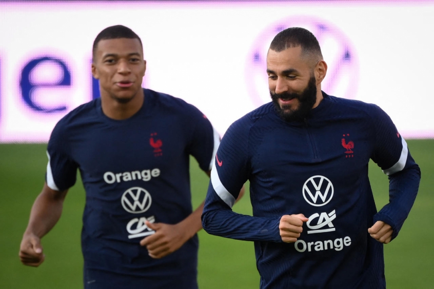 Kylian Mbappé e Karim Benzema - França