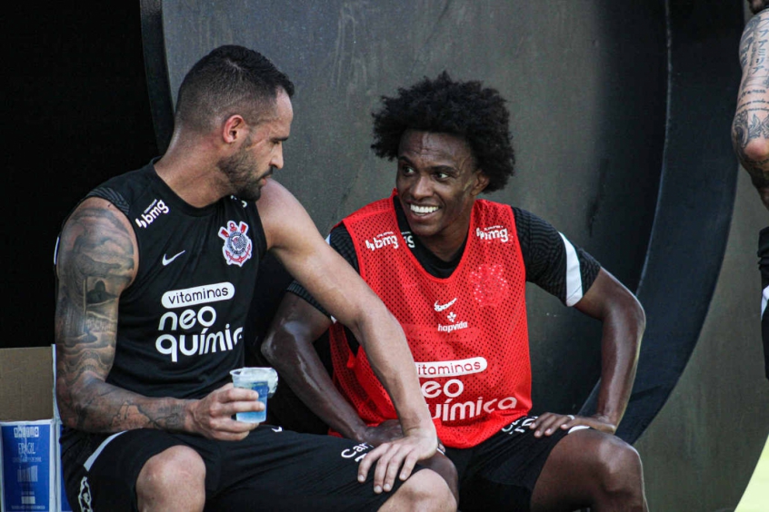 Parceiros no Corinthians, Willian e Renato Augusto já brilharam juntos na Seleção Brasileira