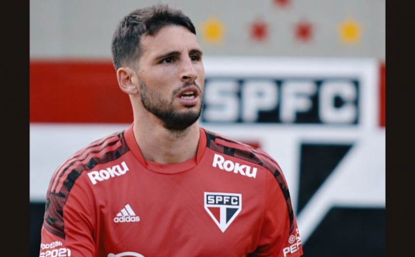 Calleri durante treino do São Paulo