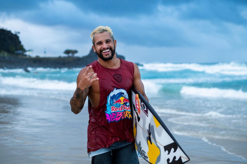 Italo Ferreira vira documentário, cita vontade pelo bicampeonato mundial e  critica gestão do surfe brasileiro | LANCE!