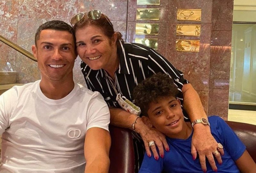 Mae De Cristiano Ronaldo Revela Em Qual Clube Deseja De Ver Filho E Neto Jogando Juntos Lance