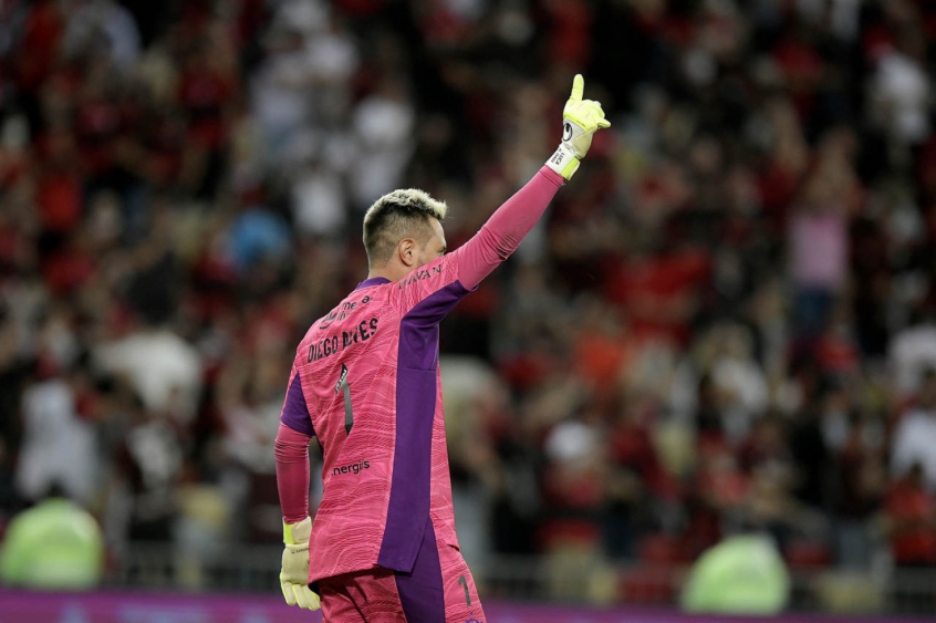 Goleiro corresponde e mantém brilho em mata-matas pelo Flamengo