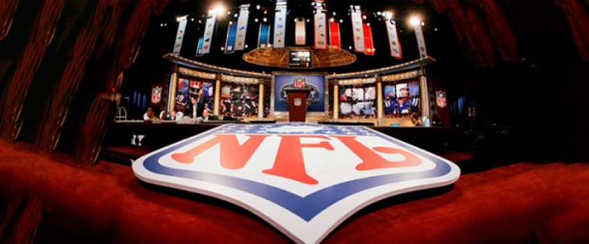 A liga dos EUA está dando cada vez mais atenção ao mercado brasileiro com a abertura de uma loja oficial da NFL