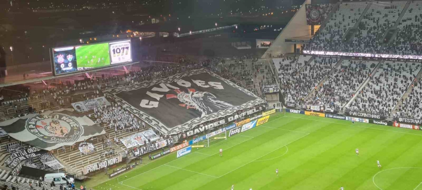 Da preocupação a alegria, veja como foi a noite da torcida do Corinthians na Neo Química Arena