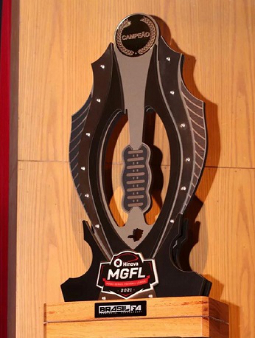 O troféu da Liga MGFL de Futebol Americano é o objeto de de desejo das equipes que disputam o torneio