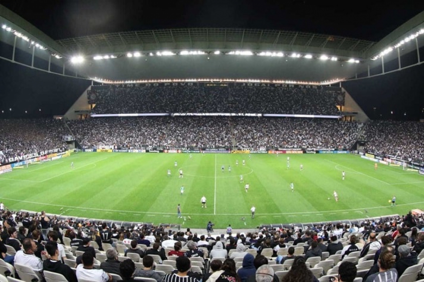 Em meio a filas, Corinthians testa autoatendimento em lanchonete da arena